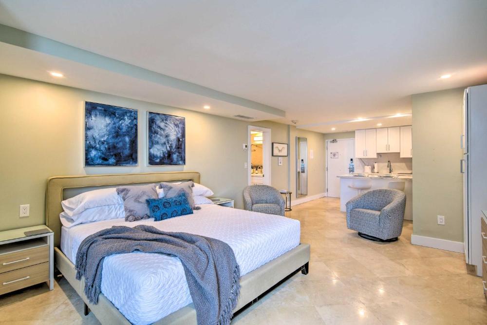 Oceanfront Luxury Renovated Resort Getaway!